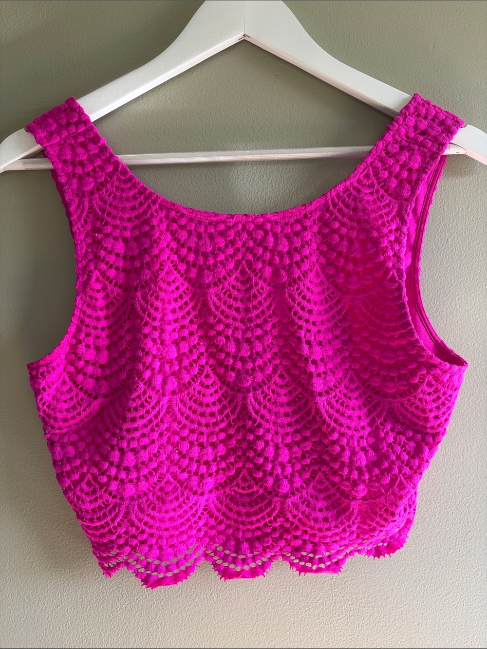 lilly pulitzer scalloped pink laced top